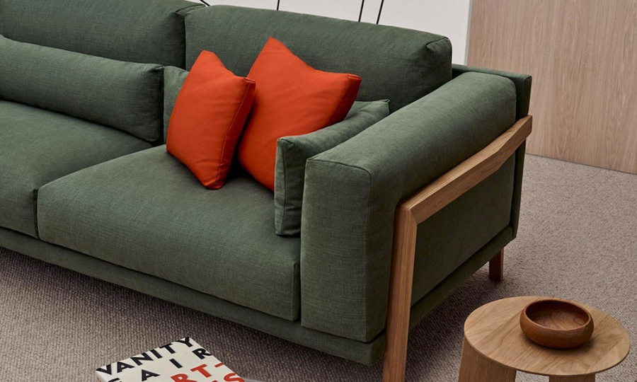 Sofá Time fabricado con bastidor de madera