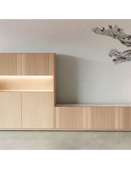 Salón One de P. Espejo, en chapa de madera natural y tapa porcelánica