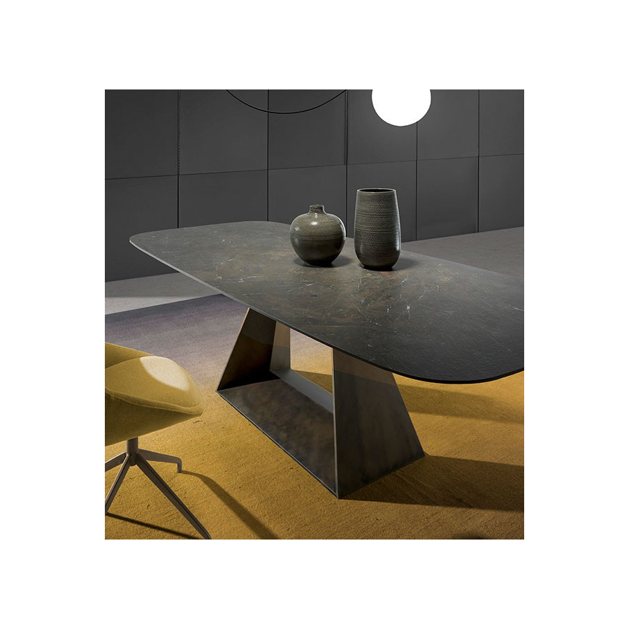 Mesa comedor moderna con tapa porcelánica Sue Fix Keramik