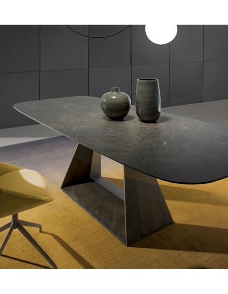 Mesa comedor moderna con tapa porcelánica Sue Fix Keramik