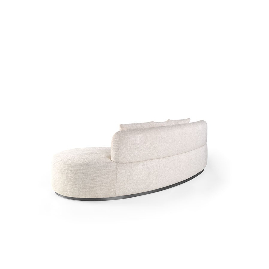 Sofá Shito con base metal tapizado en tela