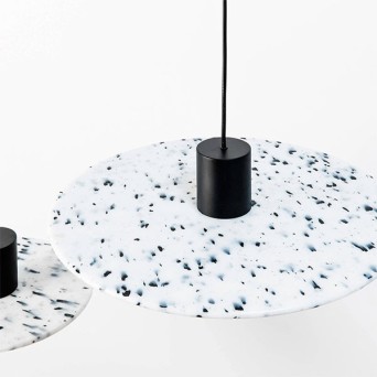 Lámpara Confetti de la firma Faro Barcelona, en plástico reciclado y aluminio 2