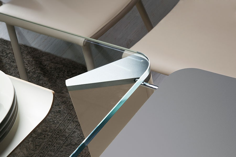 Mesa con tapa de cristal en Muebles Lara