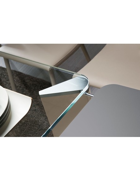Mesa con tapa de cristal en Muebles Lara