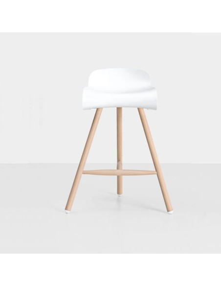 Taburete BCN con base de madera y asiento de polipropileno