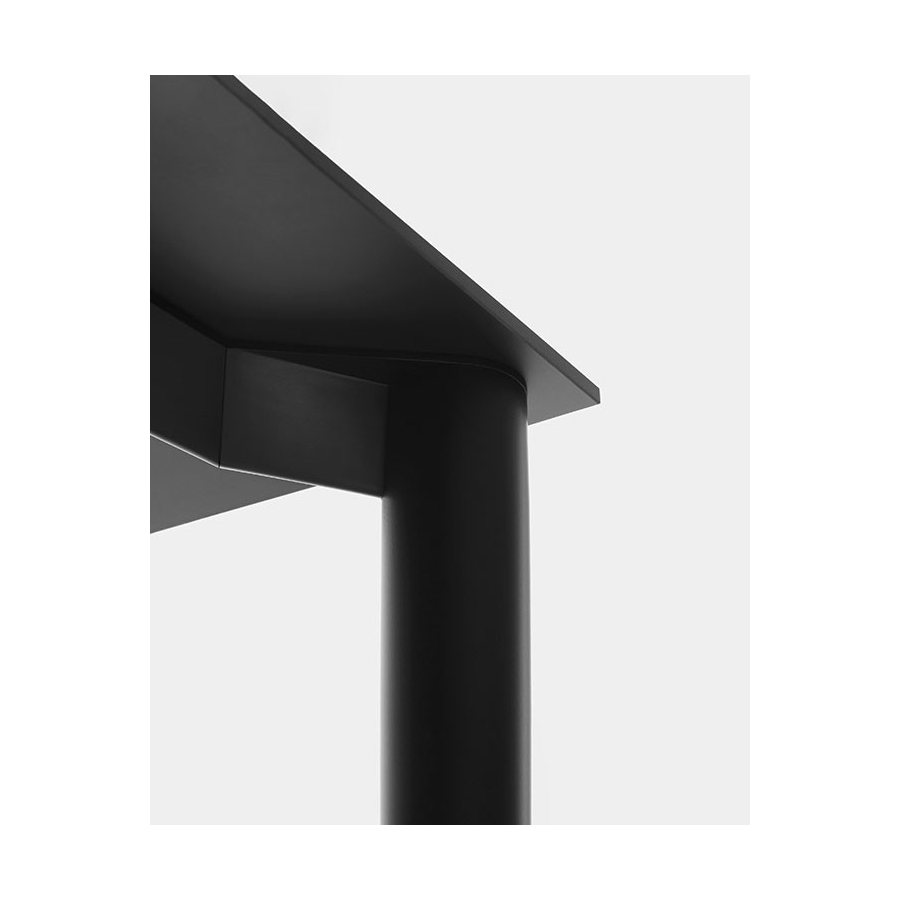 Mesa diseño Bodoni tapa Laminam