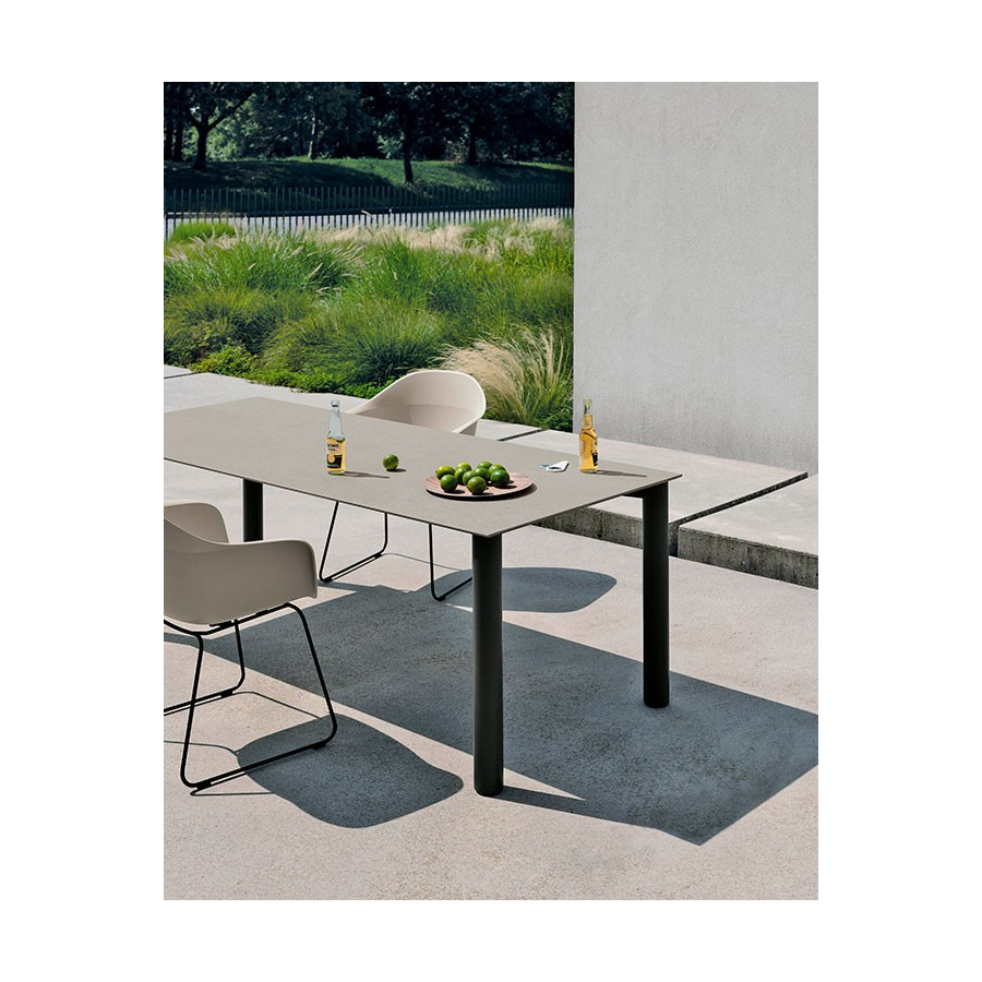 Mesa comedor fija Bodoni Kristalia