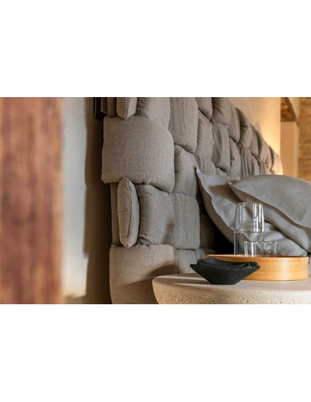 Cama Flirt con tapizado trenzado