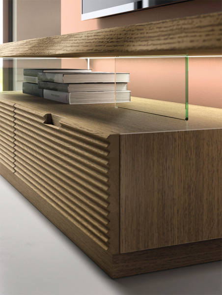 Detalle de la encimera fabricada en alistonado de madera maciza chapada en roble, del Salón L27 de Devina Nais