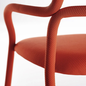 Silla Pippi de Midj con estructura tapizada en color orange 2