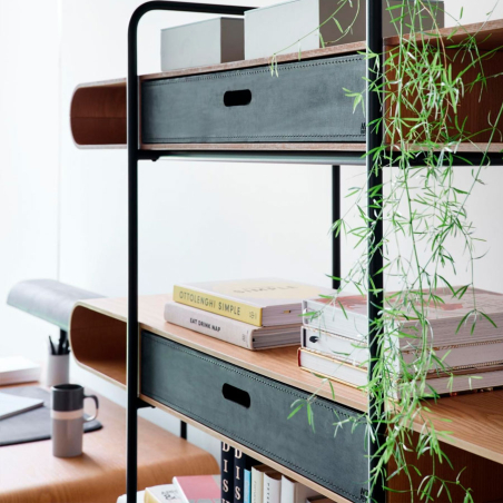 Estantería moderna con baldas de madera natural