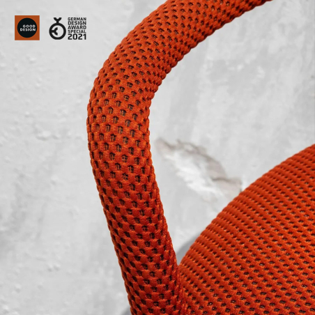 taburete pippi de midj con premio de diseño good design award y german design award special 2021