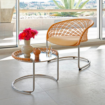 P47 Lounge Chair con base de metal, asiento tapizado en tela y respaldo de cuero 2