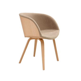 Silla Danny P de la firma Midj con estructura de madera y asiento tapizado en color beige