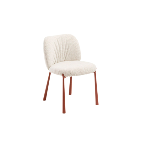 Silla Mys sin brazos de la firma Midj, tapizada en tela color blanco con patas metálicas color rojo oscuro