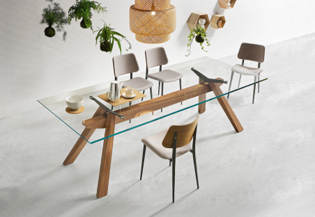 Mesa de comedor rectangular Zeus con patas en nogal y tapa de cristal transparente
