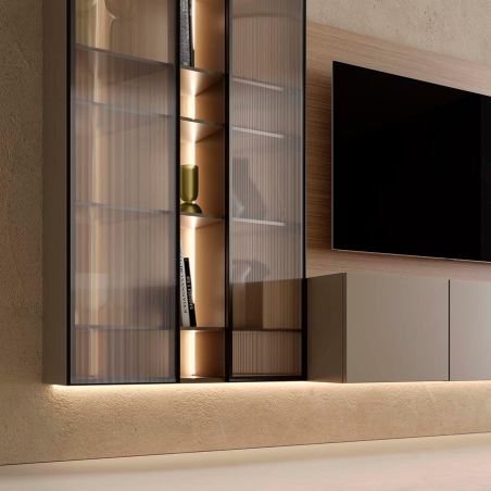 Detalle de la vitrina del salón Sense 10 con cristal estriado