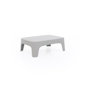Mesa baja Solid de polipropileno, de la firma de diseño Vondom