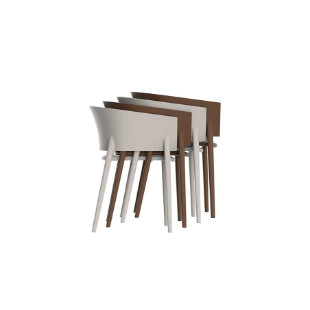 Conjunto de sillones África de Vondom, apilables y en diferentes acabados