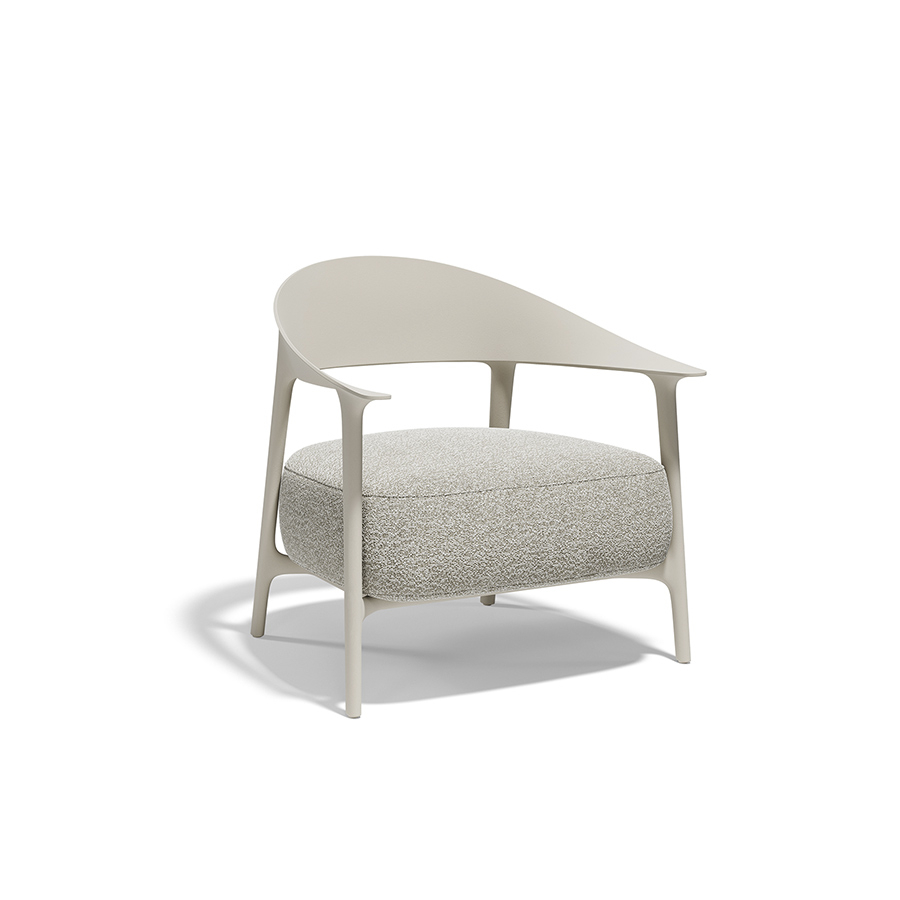 Butaca África de polipropileno y asiento tapizado, de la firma de diseño Vondom