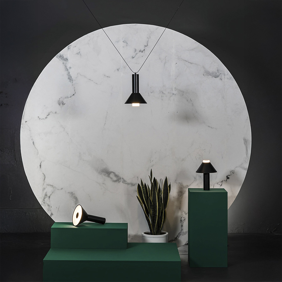 Vista en ambiente de decoración de la Lámpara Fuji de Faro Barcelona en diferentes posiciones