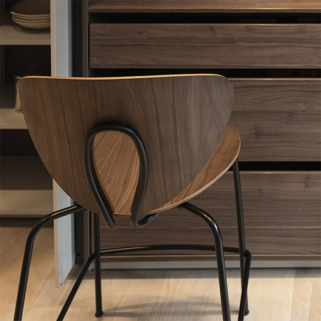 Taburete Globus de Stua de asiento madera nogal y estructura acero con vista trasera