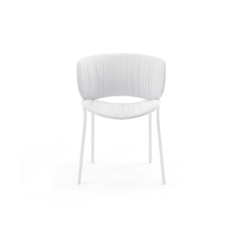 Silla Funda de Viccarbe, con estructura metálica negra y tapizado naranja, vista frontal 2