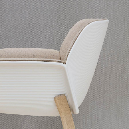 Silla con carcasa de polipropileno y asiento y respaldo plafonado