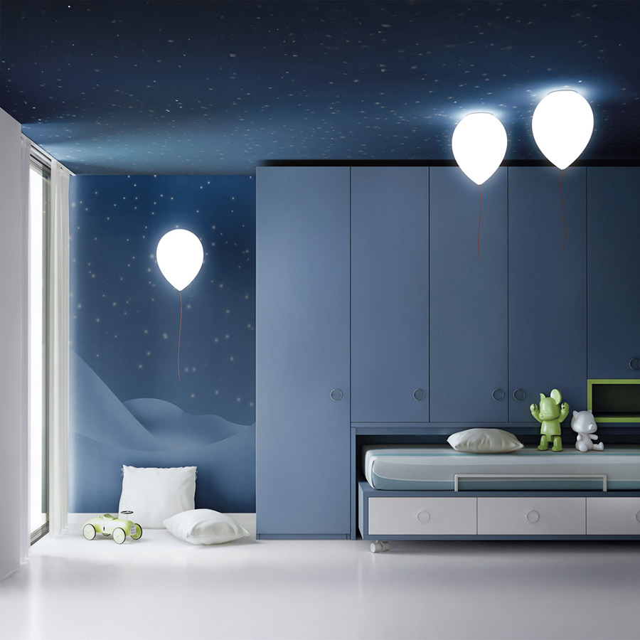 Lámpara de techo Balloon, de Estiluz, en ambiente de dormitorio infantil