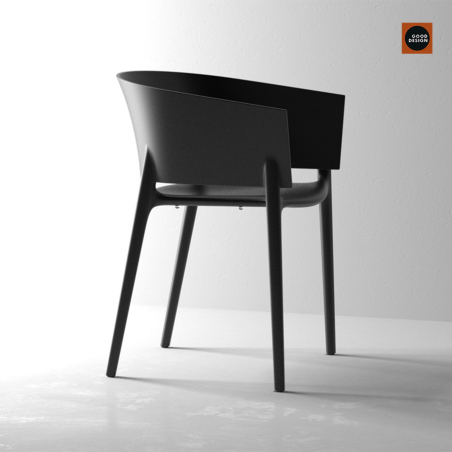 Vista lateral del Sillón África de Vondom 
acabado negro con logo de premio