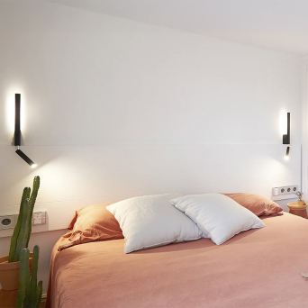 Aplique de pared Canut, de Estiluz con brazo fijo y brazo orientable, acabado negro mate 2