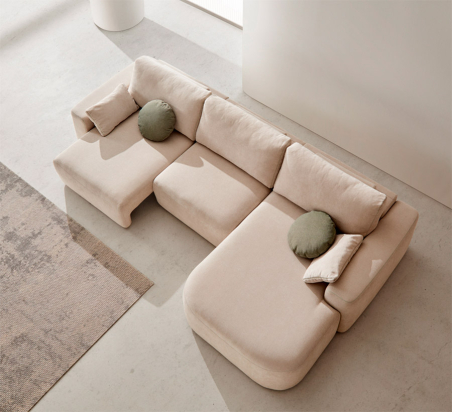 Sofá Nube con chaiselongue y mecanismo deslizante de Reyes Ordoñez