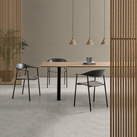 Sillas Arum Inclass de 4 patas ambiente.