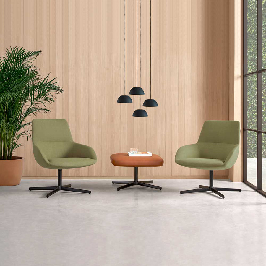Sillón Dunas lounge de la firma Inclass en verde y respaldo medio en ambiente