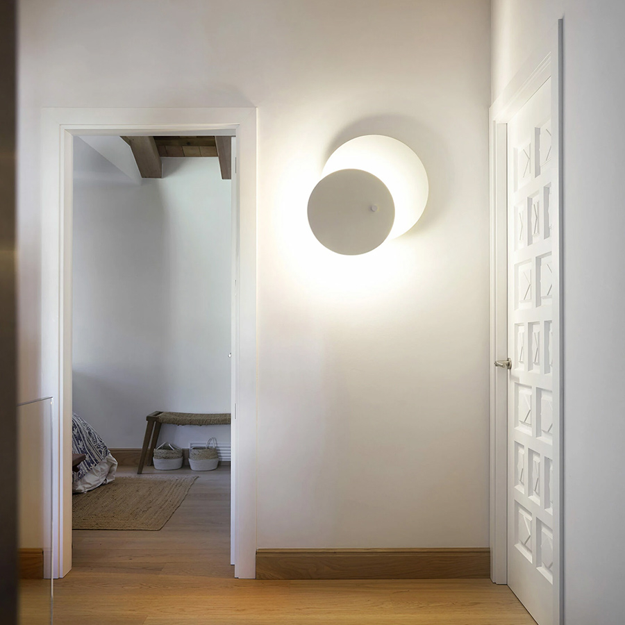 Vista en ambiente del Aplique de pared Eclipsi de Estiluz