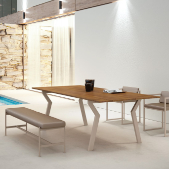 Banqueta exterior Nespolo con estructura metálica ocre y asiento tapizado en tela en rayas amarillas y blancas 2
