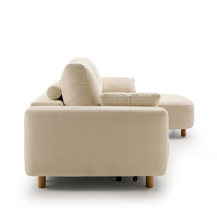 Chaiselongue deslizante Vento con patas de madera de Reyes Ordóñez