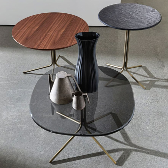 Mesa Auxiliar Genius, de Sovet, con estructura en aluminio y en diferentes acabados.