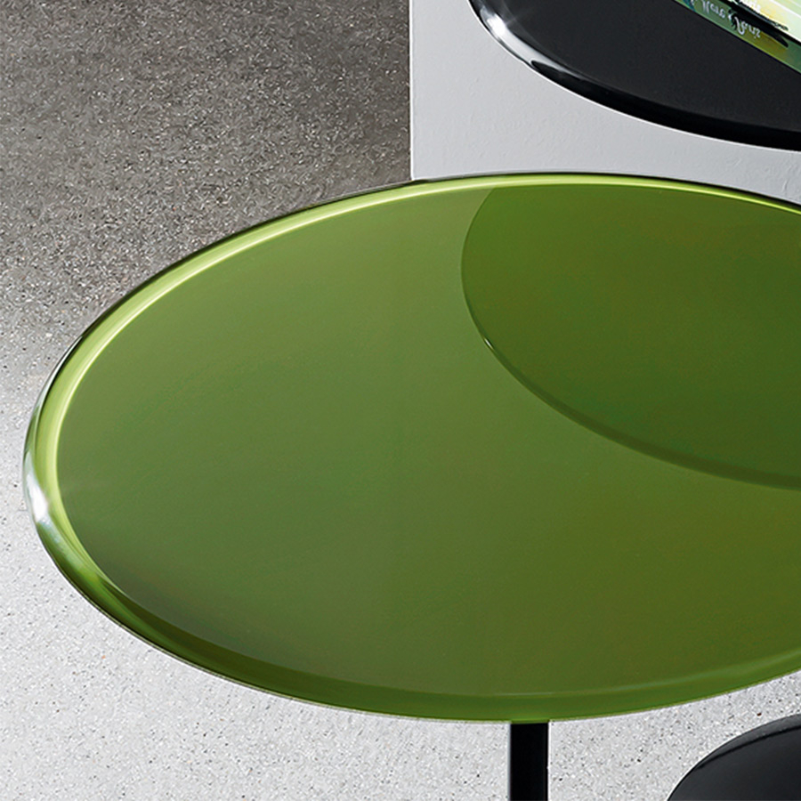 Vista ampliada de la Mesa auxiliar Tulip de diseño italiano, de Sovet.