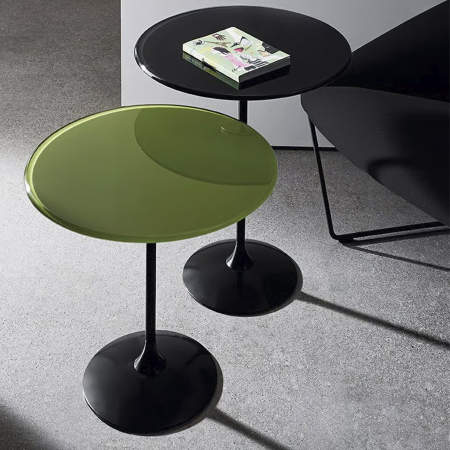 Mesa auxiliar Tulip de Sovet en vidrio y diferentes colores.
