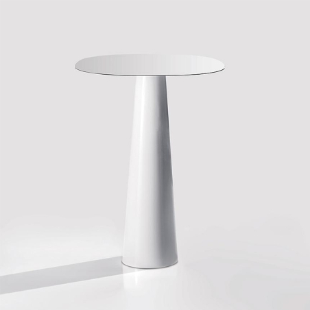 Mesa Totem Bar alta de Sovet, forma redonda y acabado blanco.