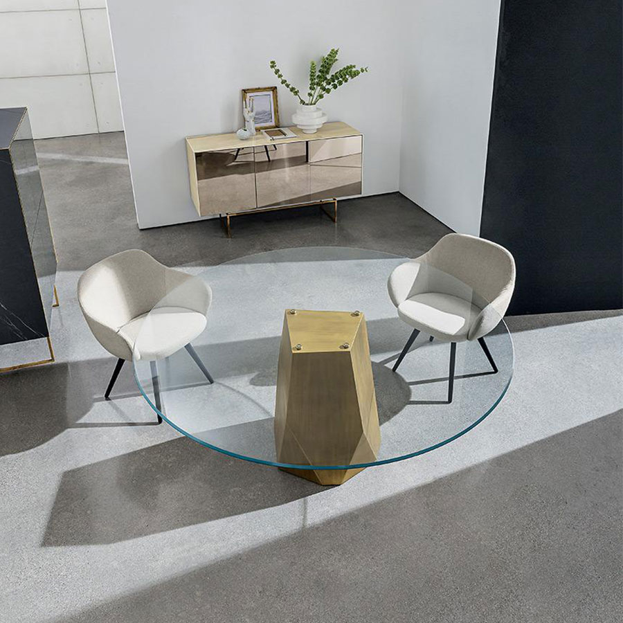 Mesa redonda Deod de Sovet, con tapa en cristal extraclaro blanco y estructura burnished metal