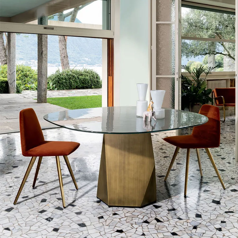 Mesa Deod redonda de Sovet en ambiente