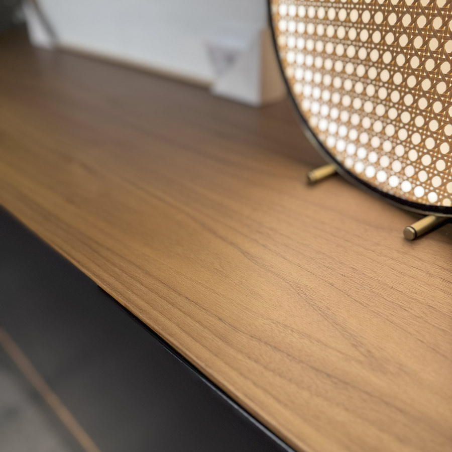 Detalle del acabado del Aparador Lauki de Treku