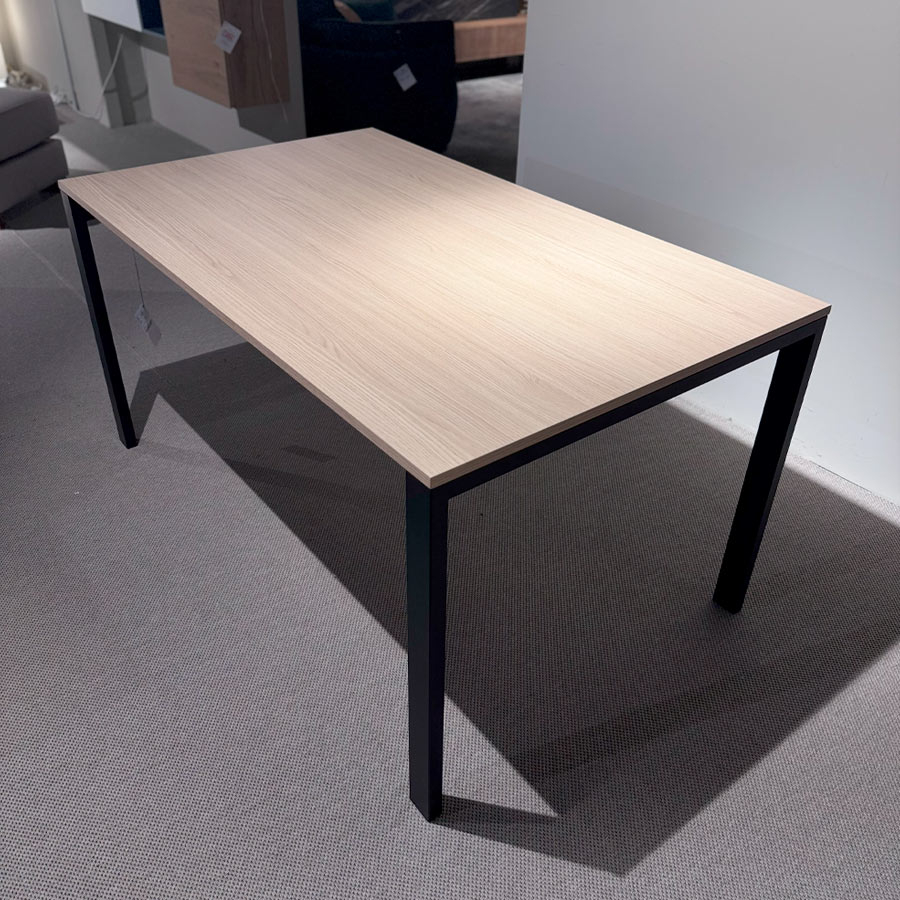 Mesa Punto Extensible de la firma Ondarreta