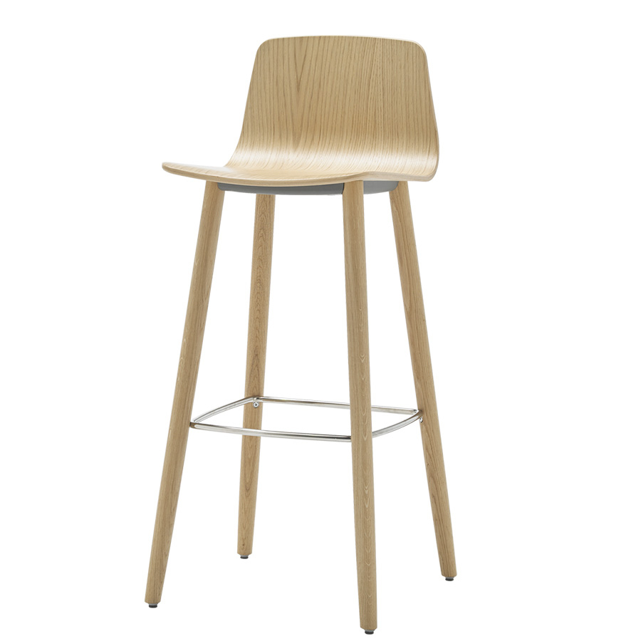 Taburete Varya Wood alto de Inclass, acabado madera de roble