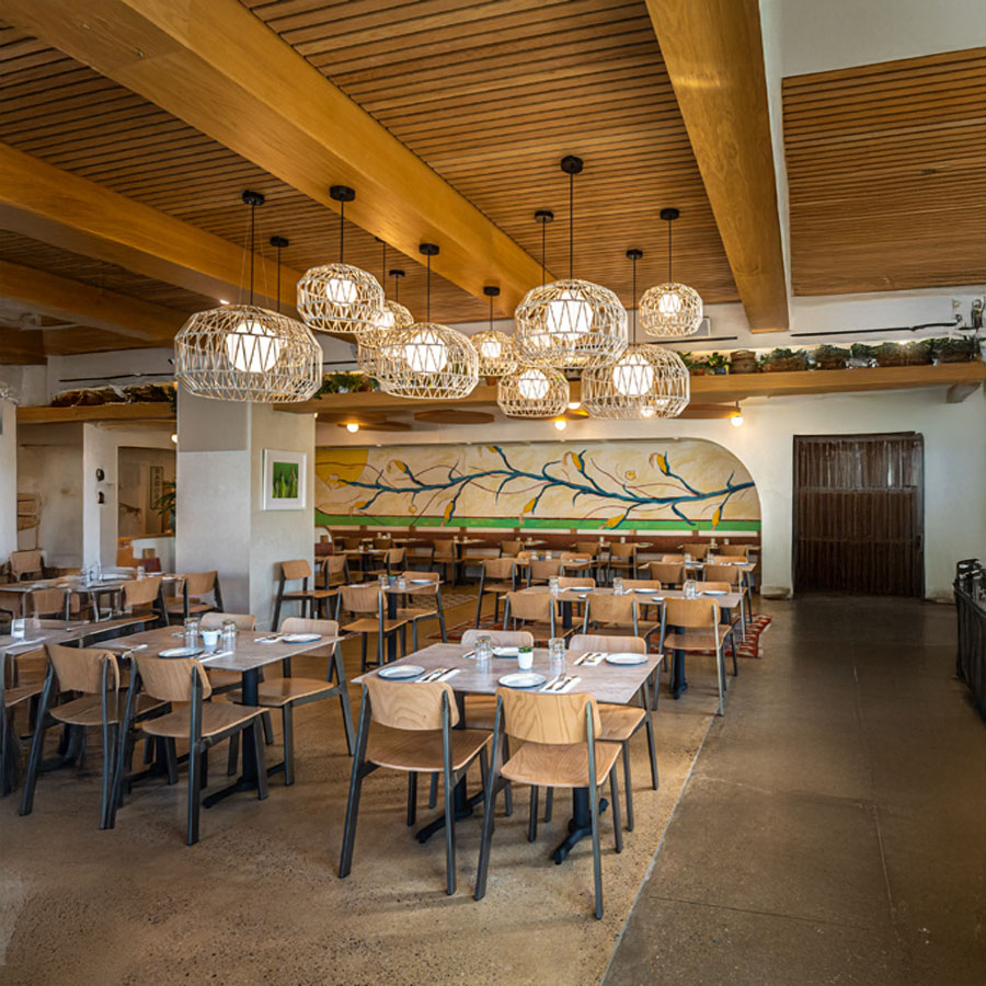Lámpara colgante Bauma de El Torrent, en ambiente contract, restaurante.