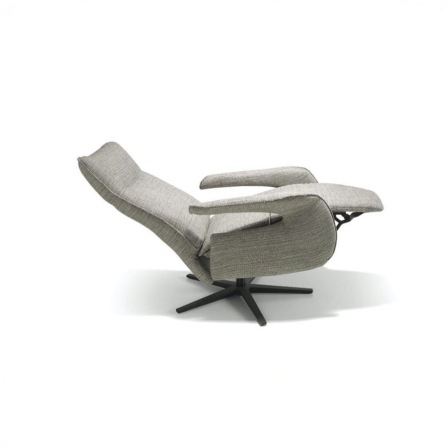 Sillón Margot en acabado gris reclinable.