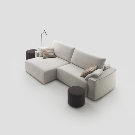 Sofá Módena con asiento deslizante abierto.