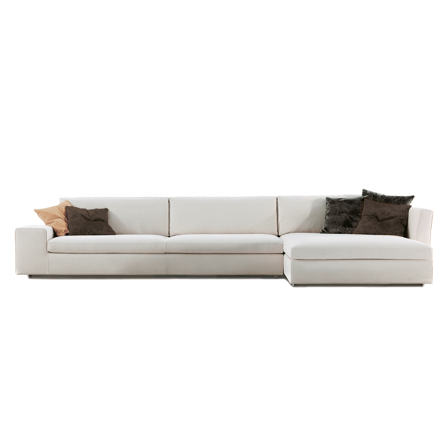 Sofá con chaiselongue Air de Sancal, tapizado en tela color blanco